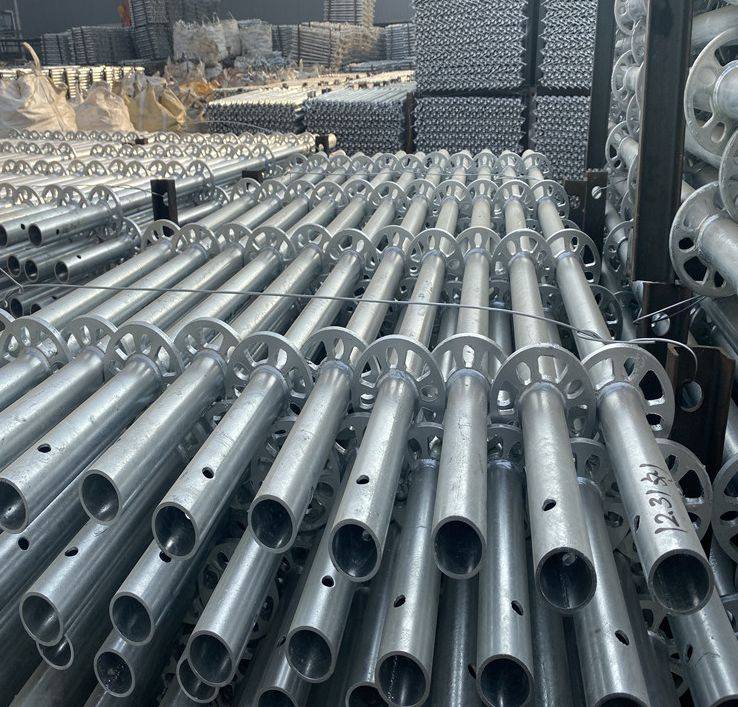 為什么盤扣腳手架比扣件式鋼管腳手架貴了2倍？ (圖1)